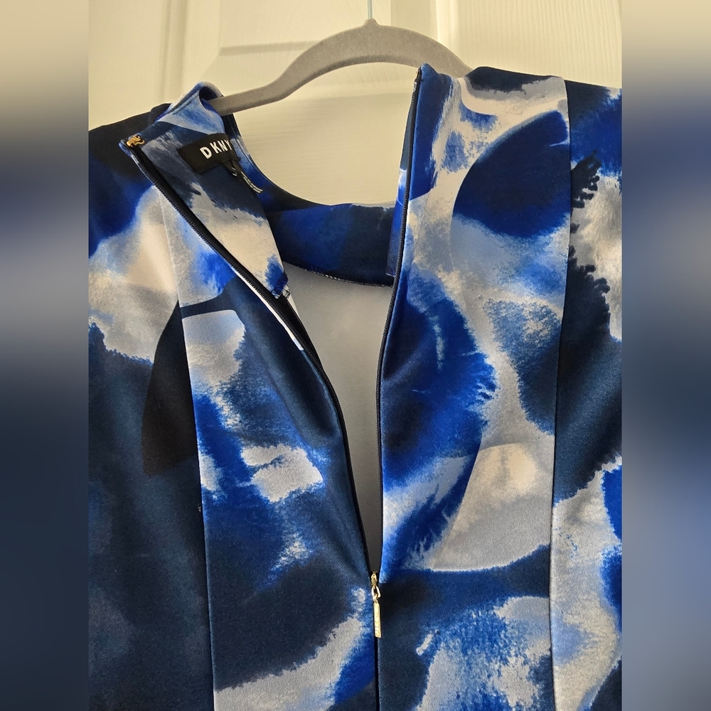 DKNY Blue White Abstract Print Dress Size 2 Fit & Flare Summer Wedding Guest - Picture 9 of 11